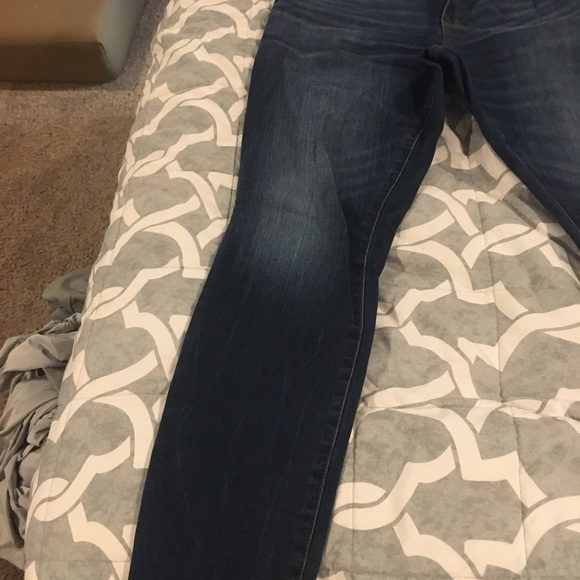 2 Identical Pairs of Old Navy Jeans - Picture 2 of 4